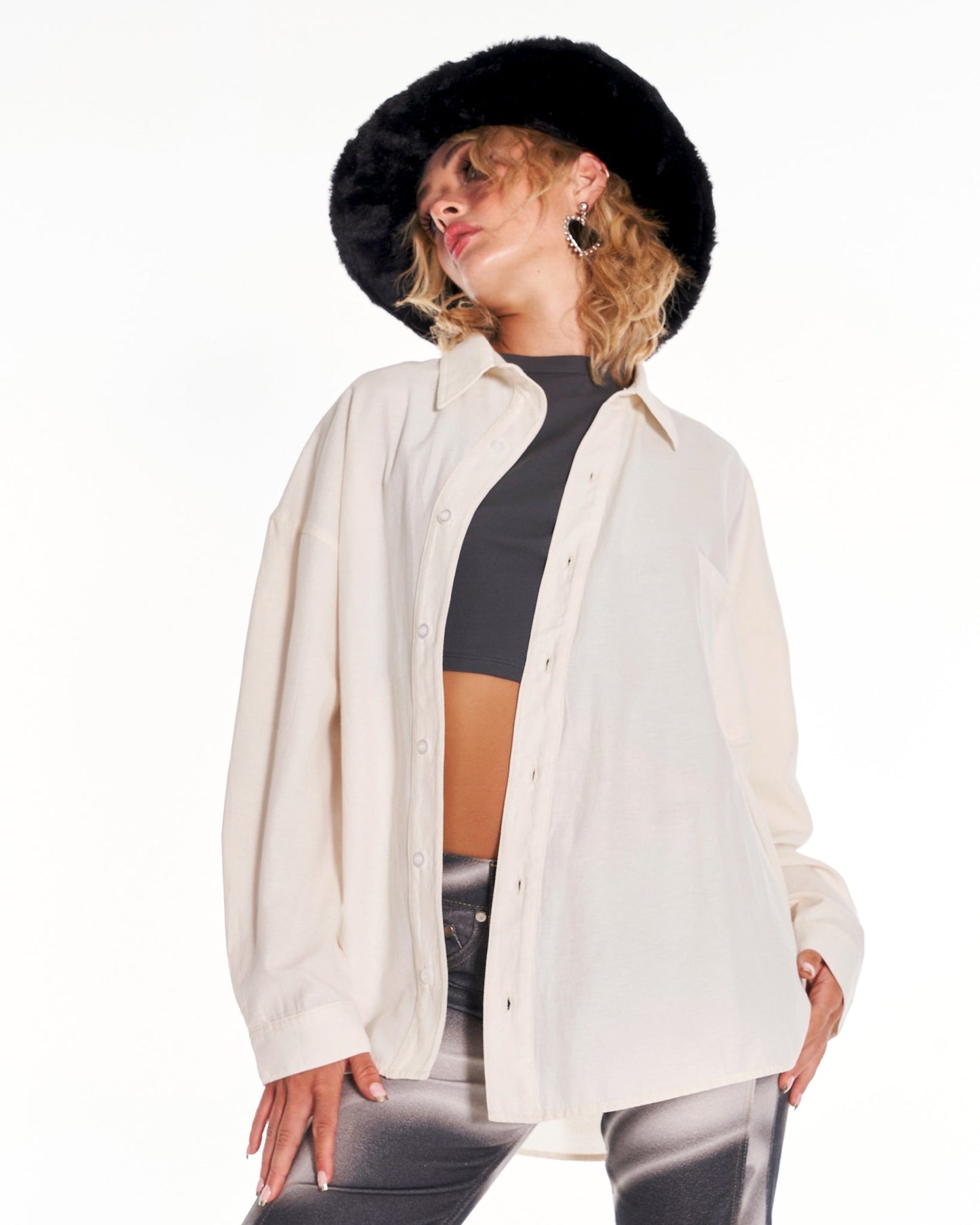 Shi Asymmetric Baggy Collared Shirt In Cream