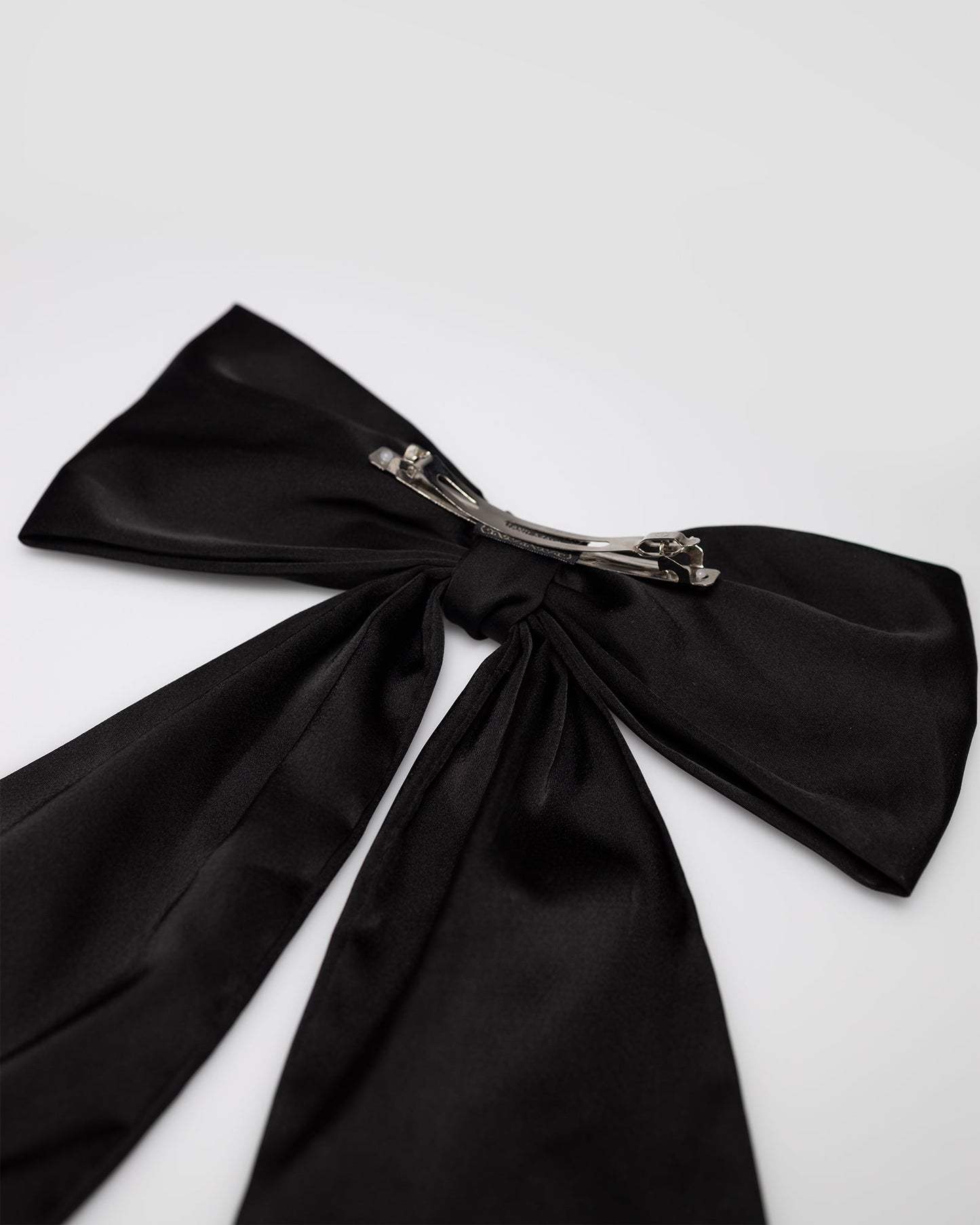 Oversized Bow Hair Clip in Black