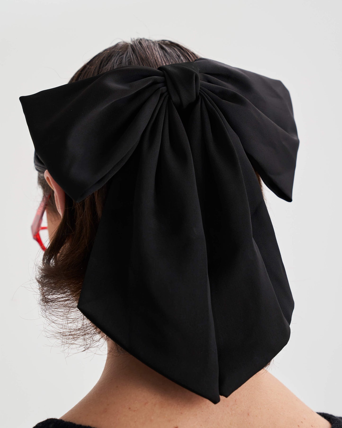 Oversized Bow Hair Clip in Black