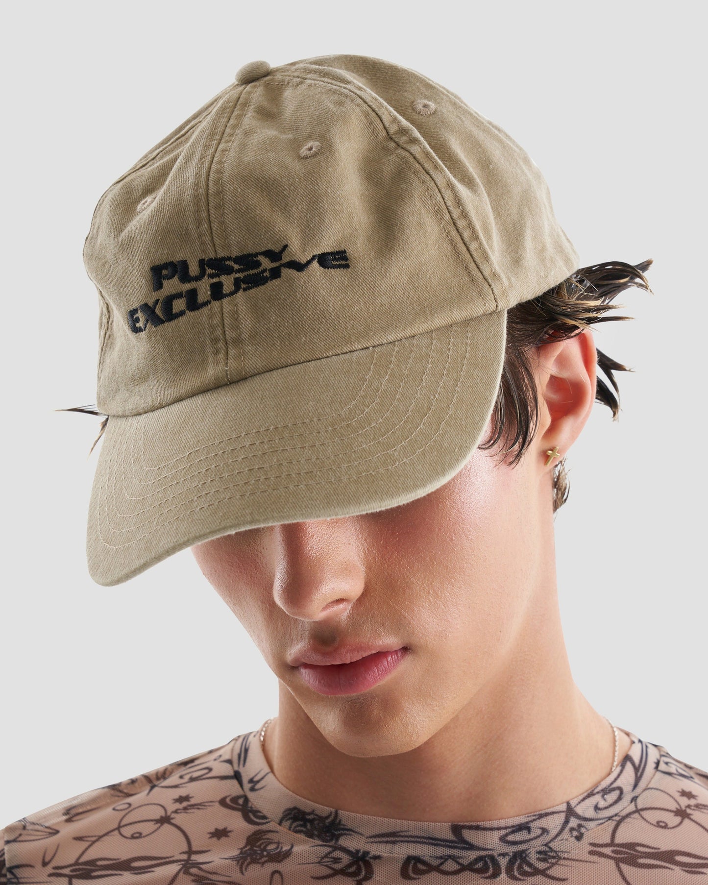 Exclusive Slogan Print Cap in Beige