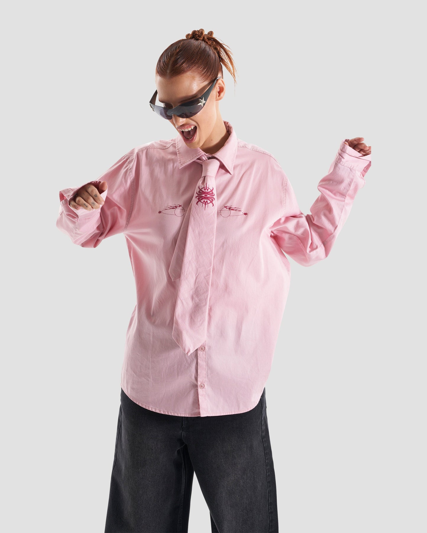 Kash Set Oversized Shirt and Tie with Tattoo Print in Pink