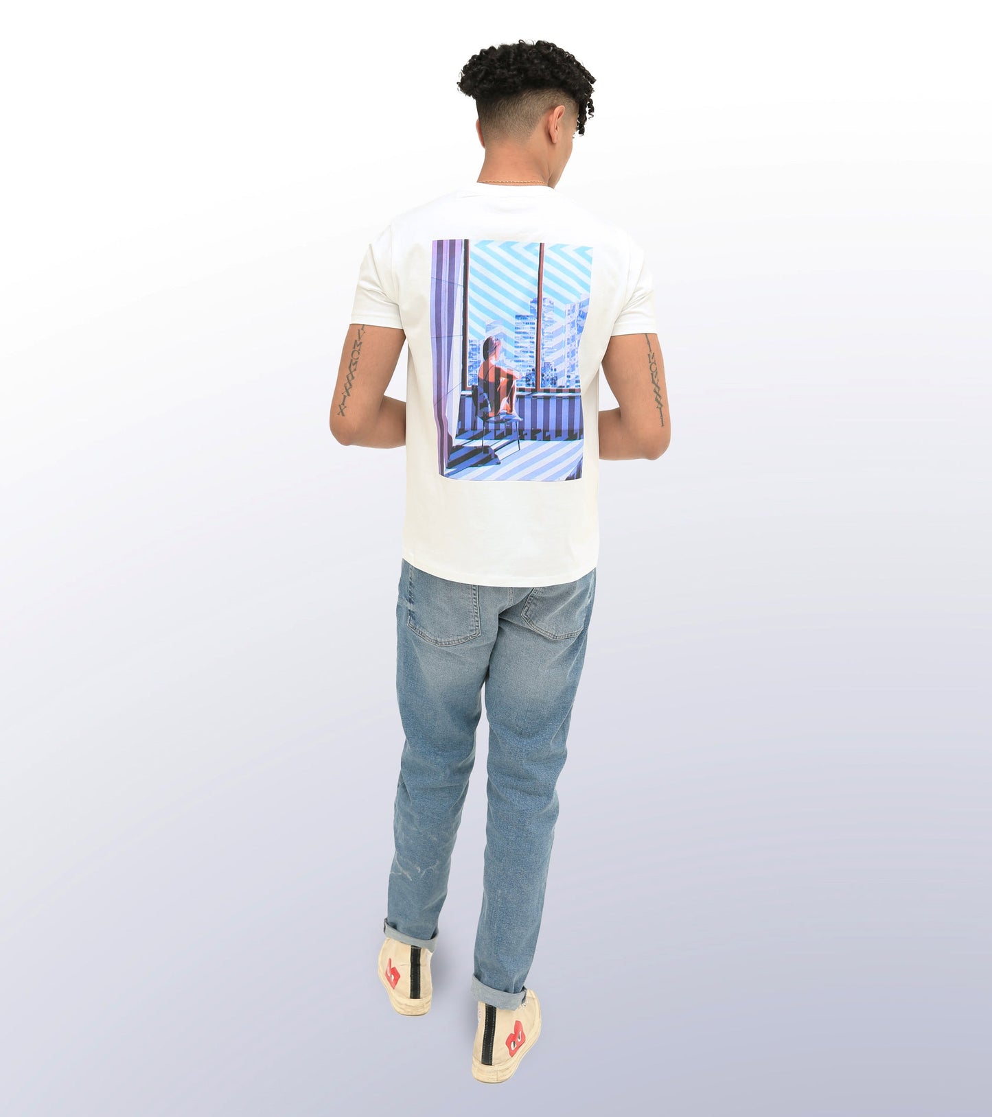 HIGH-RISE - BACK PRINT - WHITE T-SHIRT